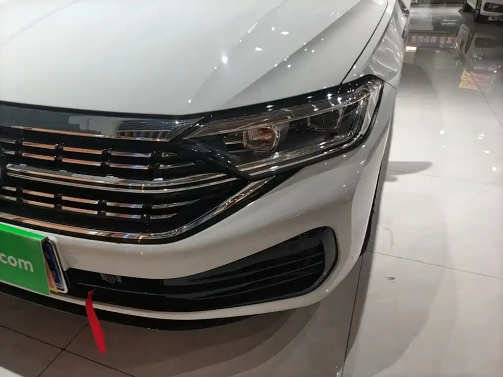 Volkswagen Sagitar — миниатюра 24