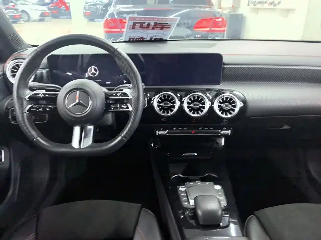 Mercedes-Benz A-Class — миниатюра 18