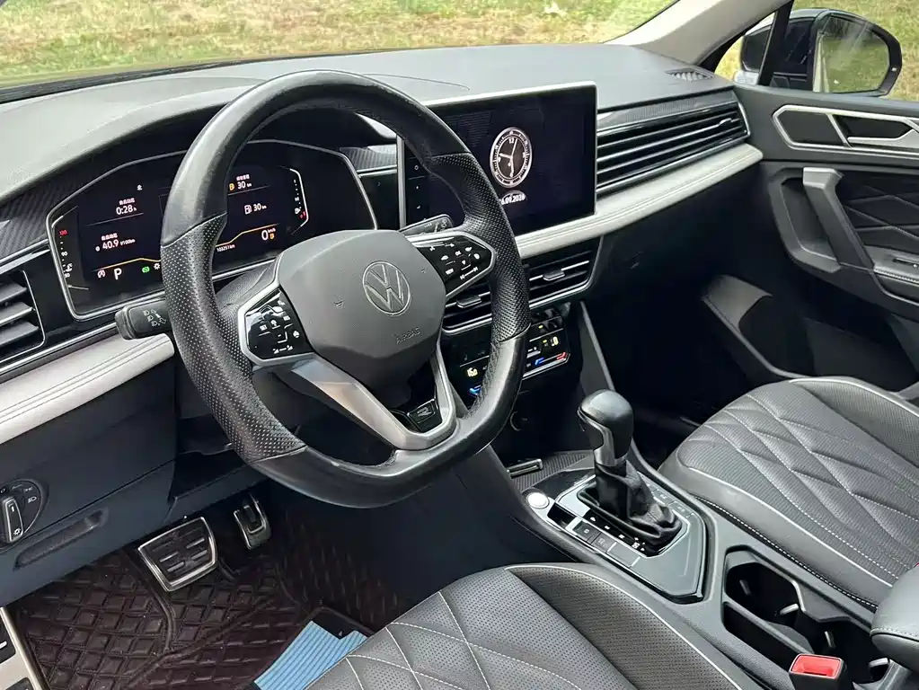 Volkswagen Tiguan L — миниатюра 11
