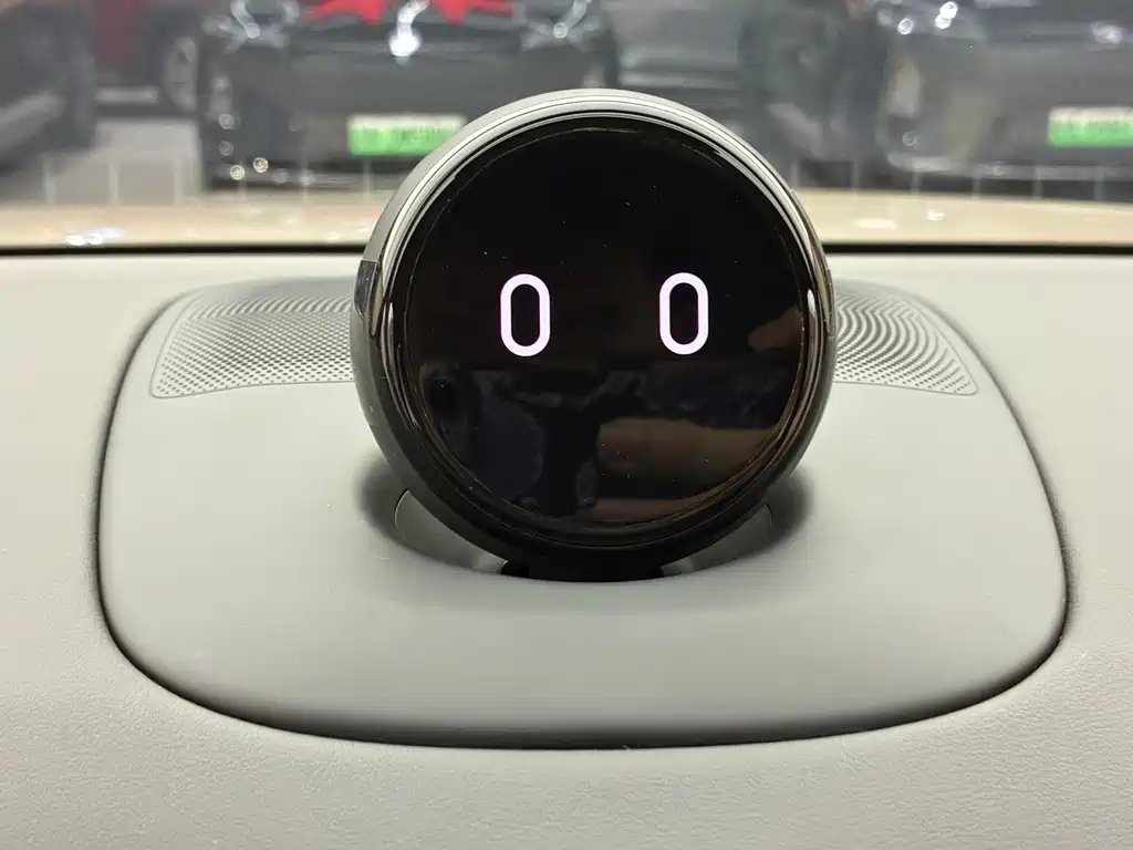 NIO ES8 — миниатюра 11