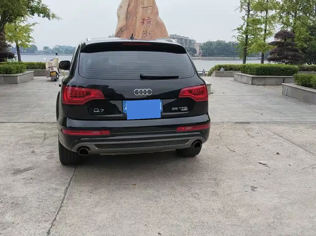 Audi Q7 — миниатюра 5