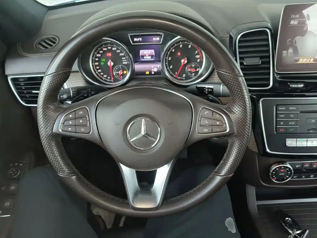 Mercedes-Benz GLE (Import) — миниатюра 11