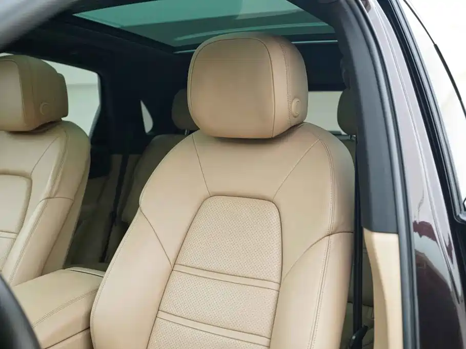 Porsche Cayenne — миниатюра 12