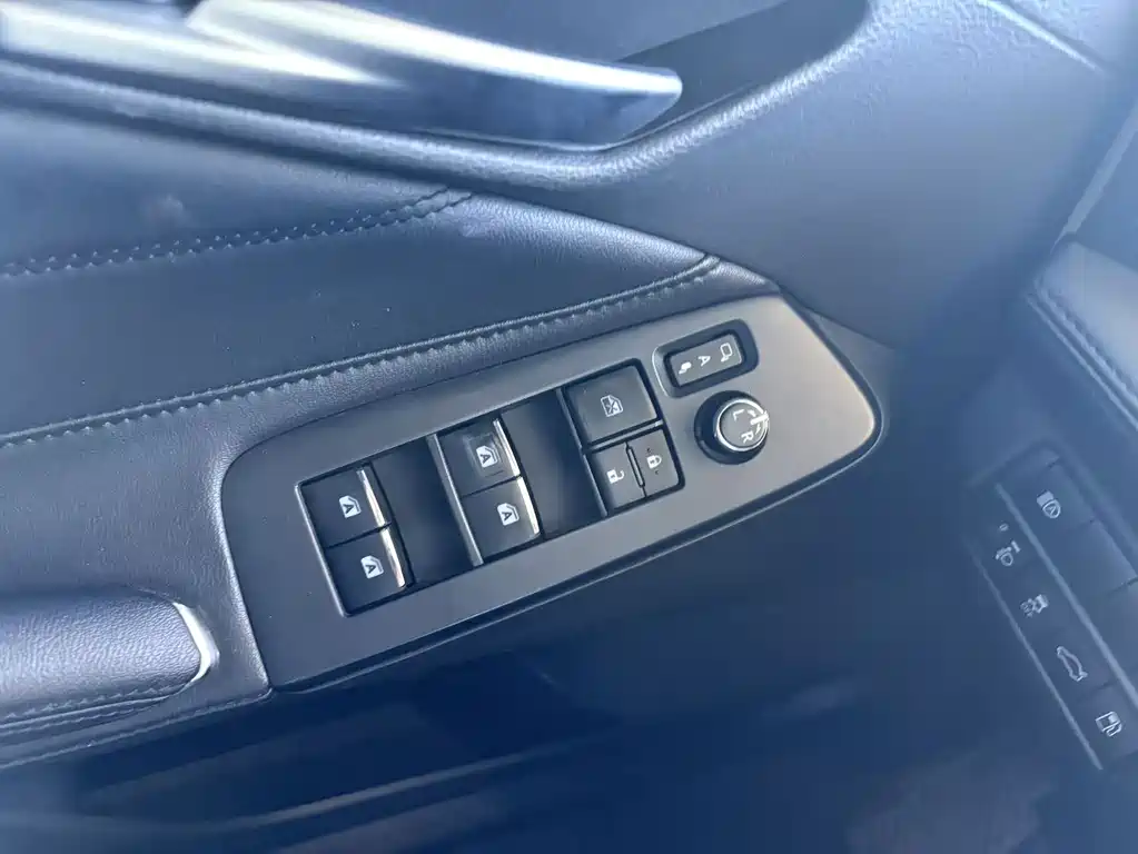 Toyota Avalon — миниатюра 13