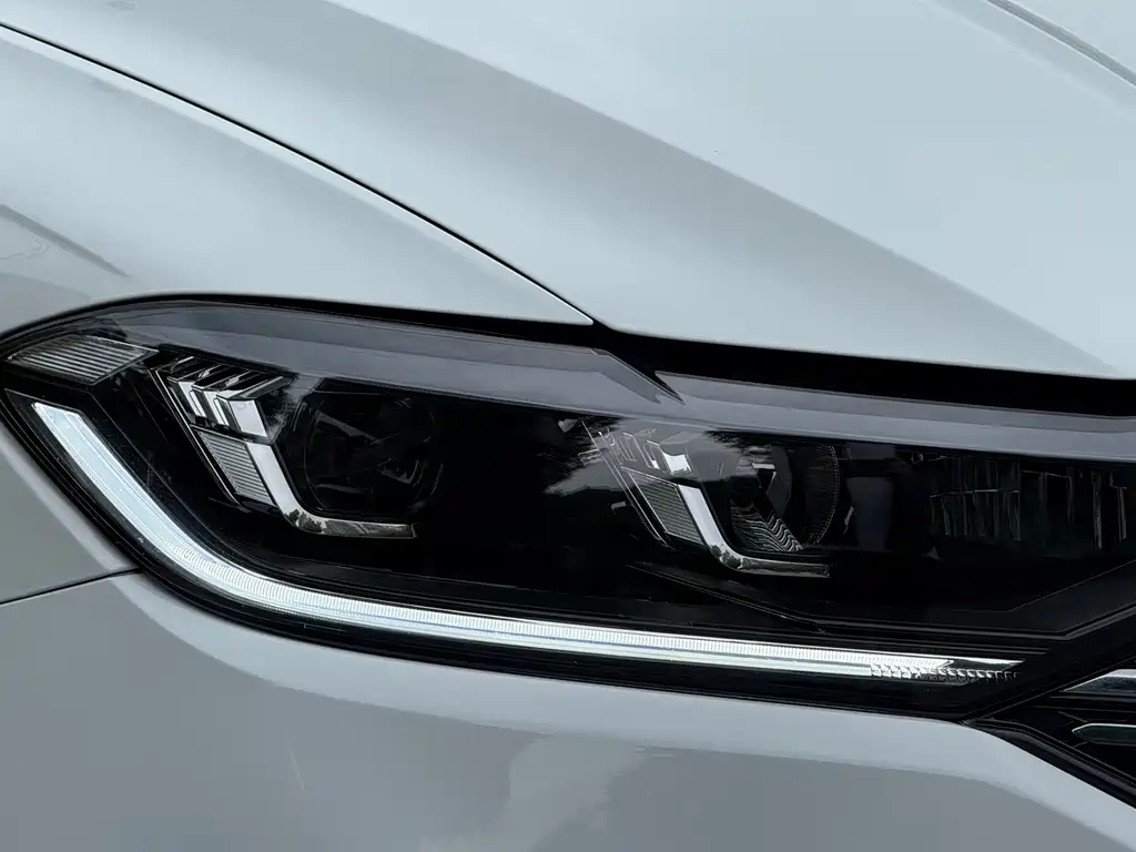 Volkswagen Lavida — миниатюра 5