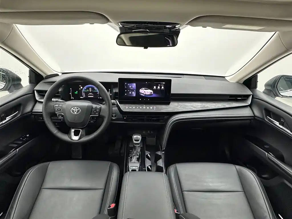 Toyota Camry 2024 Белый из Китая, фото 4