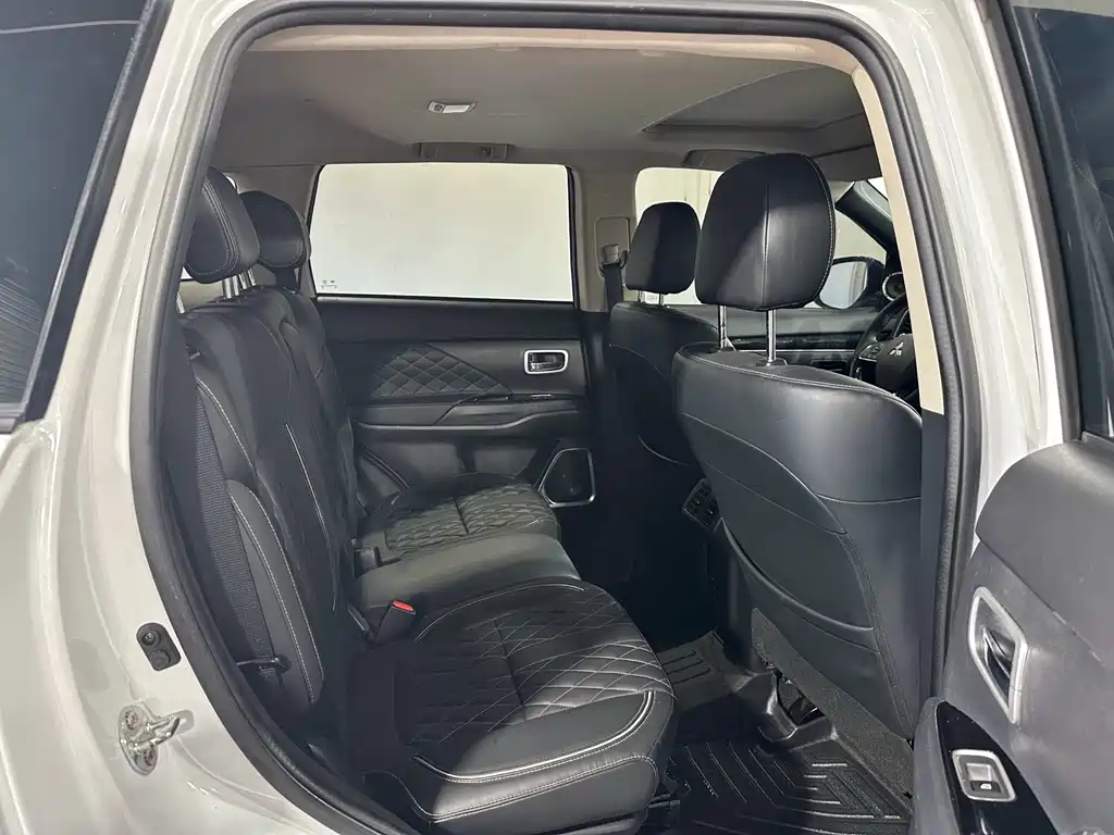 Mitsubishi Outlander 2.0L 2WD Enjoy Edition 5 seats, фото 7