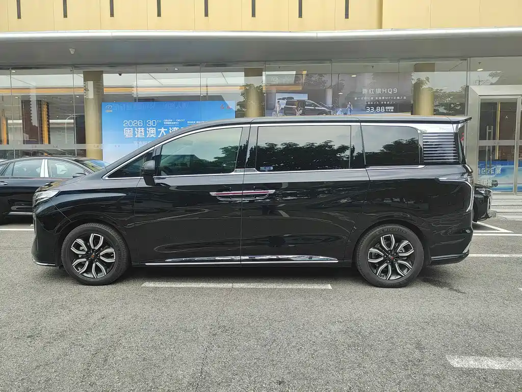 Hongqi HQ9 2023 2.0T