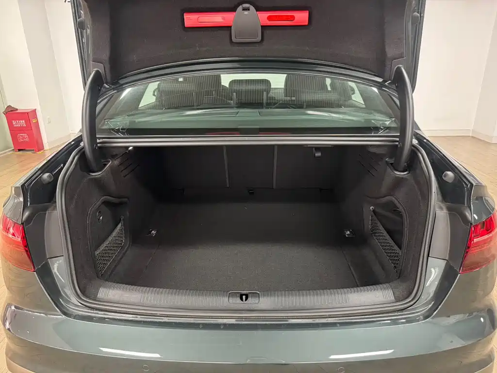 Audi A4L 2024 40 TFSI quattro RS