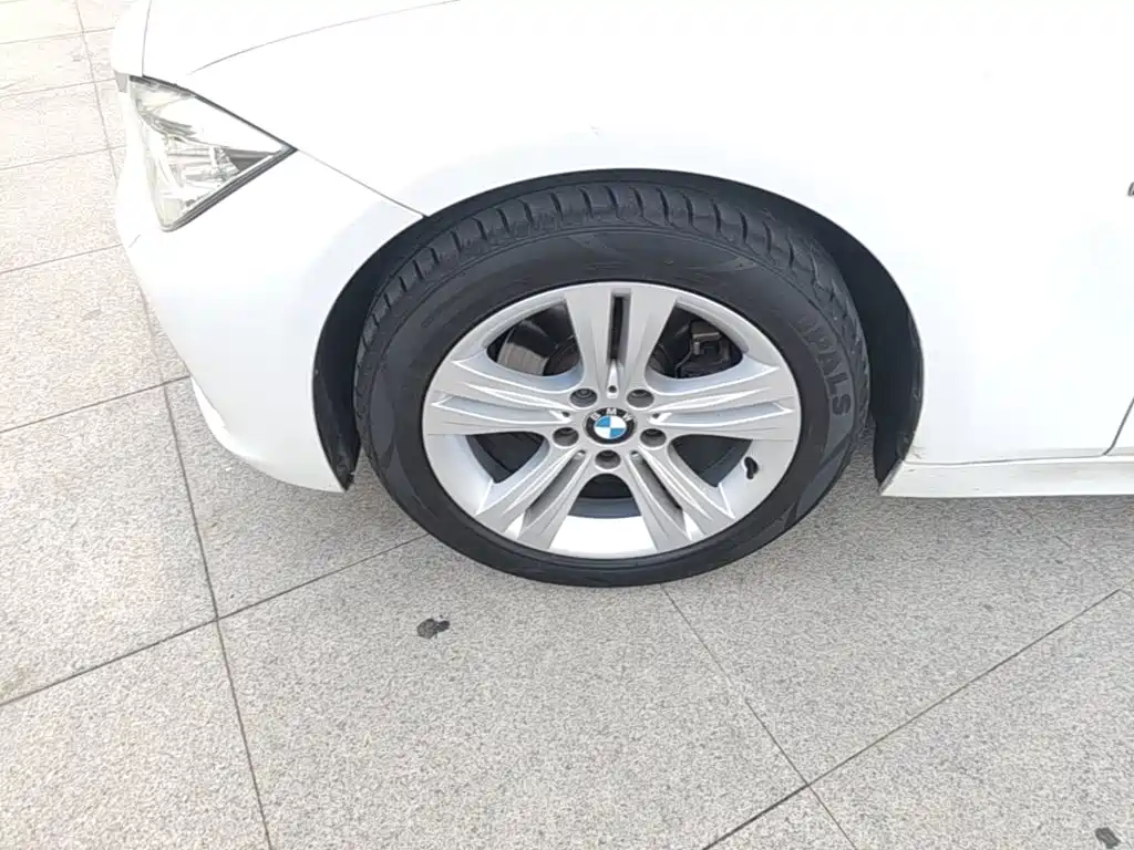 BMW 3 Series — миниатюра 23