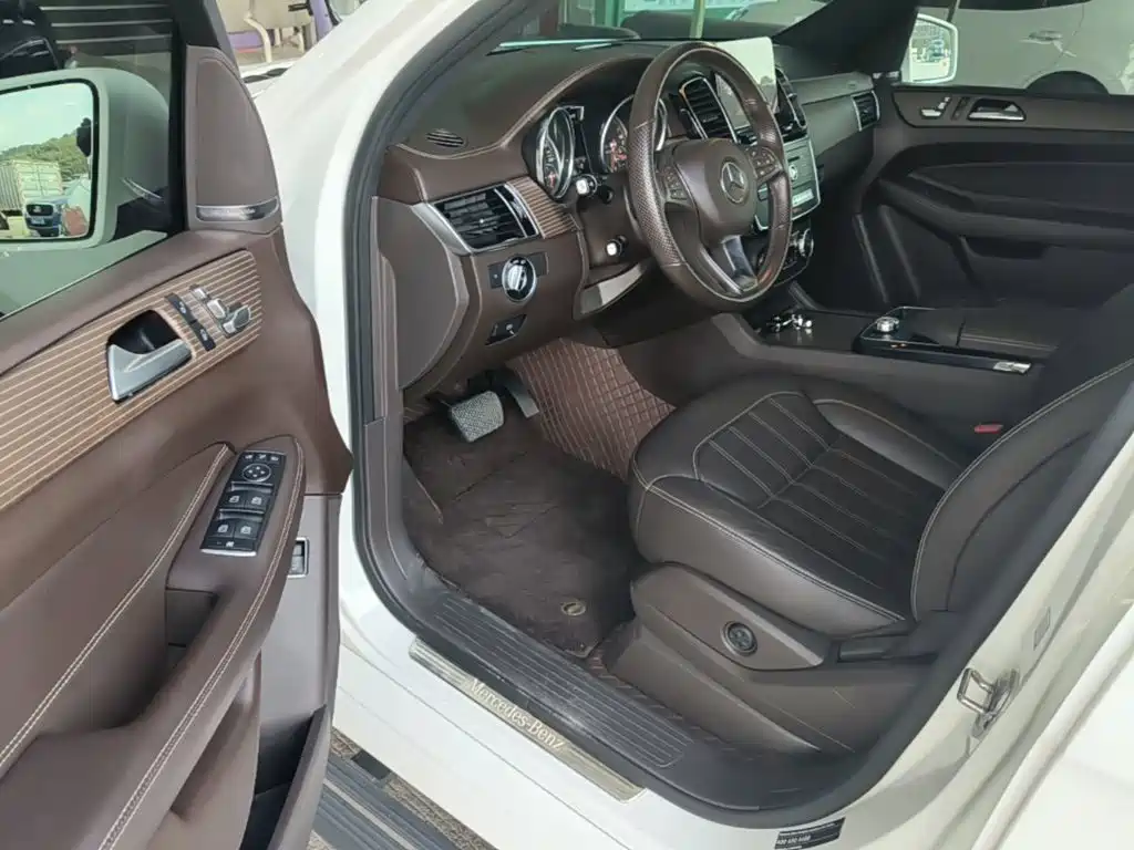 Mercedes-Benz GLE (Import) — миниатюра 16