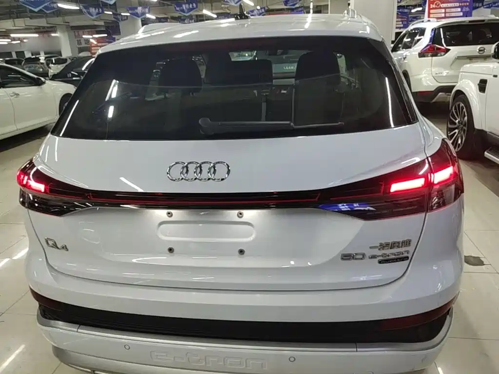 Audi Q4 e-tron — миниатюра 6