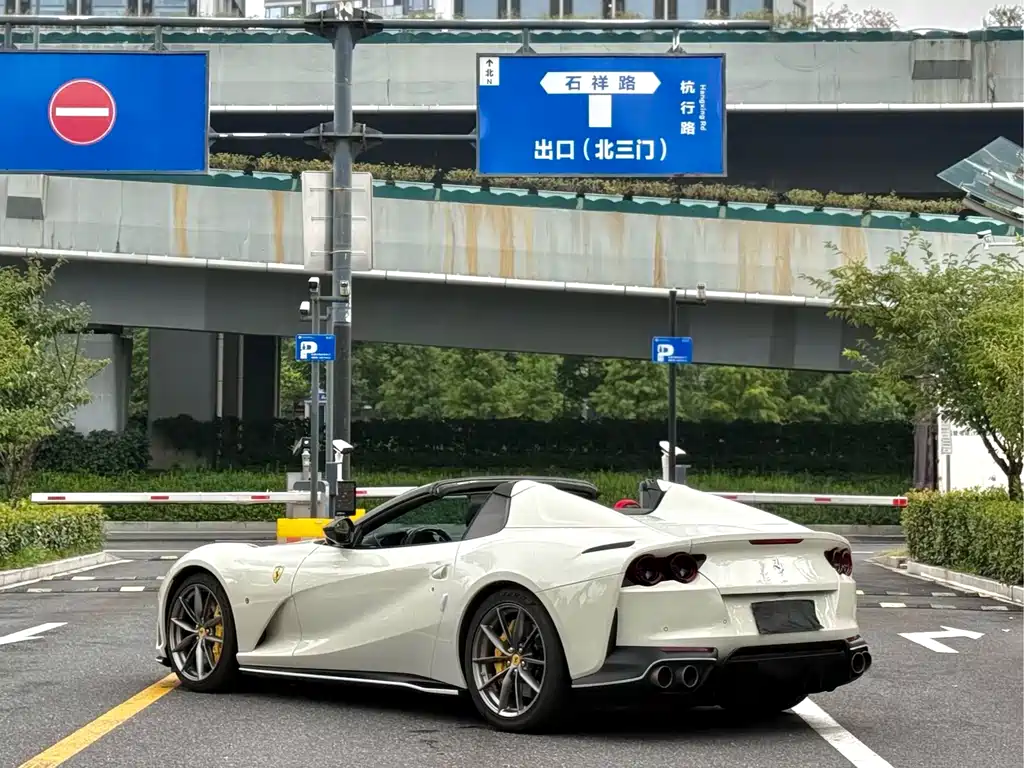 Ferrari 812 — миниатюра 9