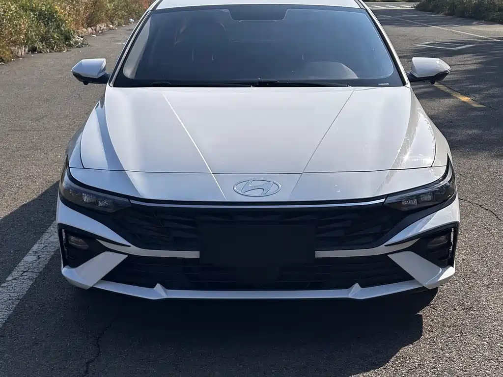 Hyundai Elantra — миниатюра 3