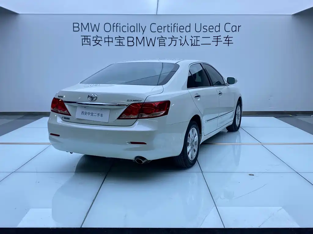 Toyota Camry — миниатюра 5