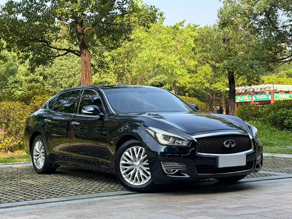 Infiniti Q70 — миниатюра 3