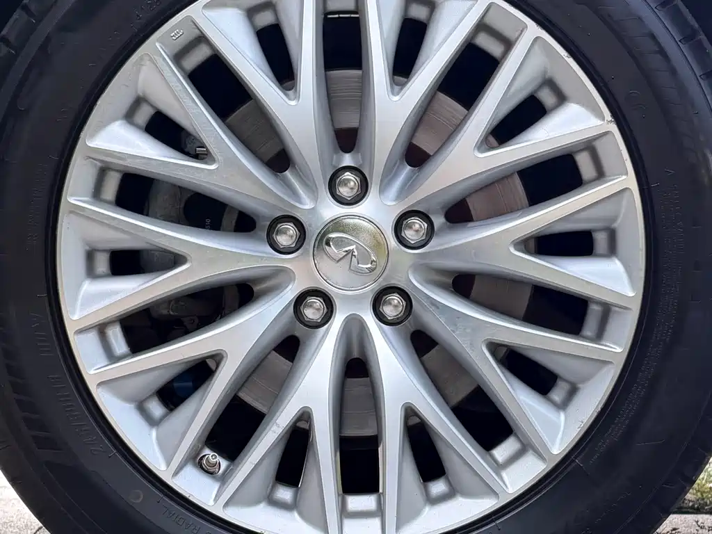 Infiniti Q70 — миниатюра 19