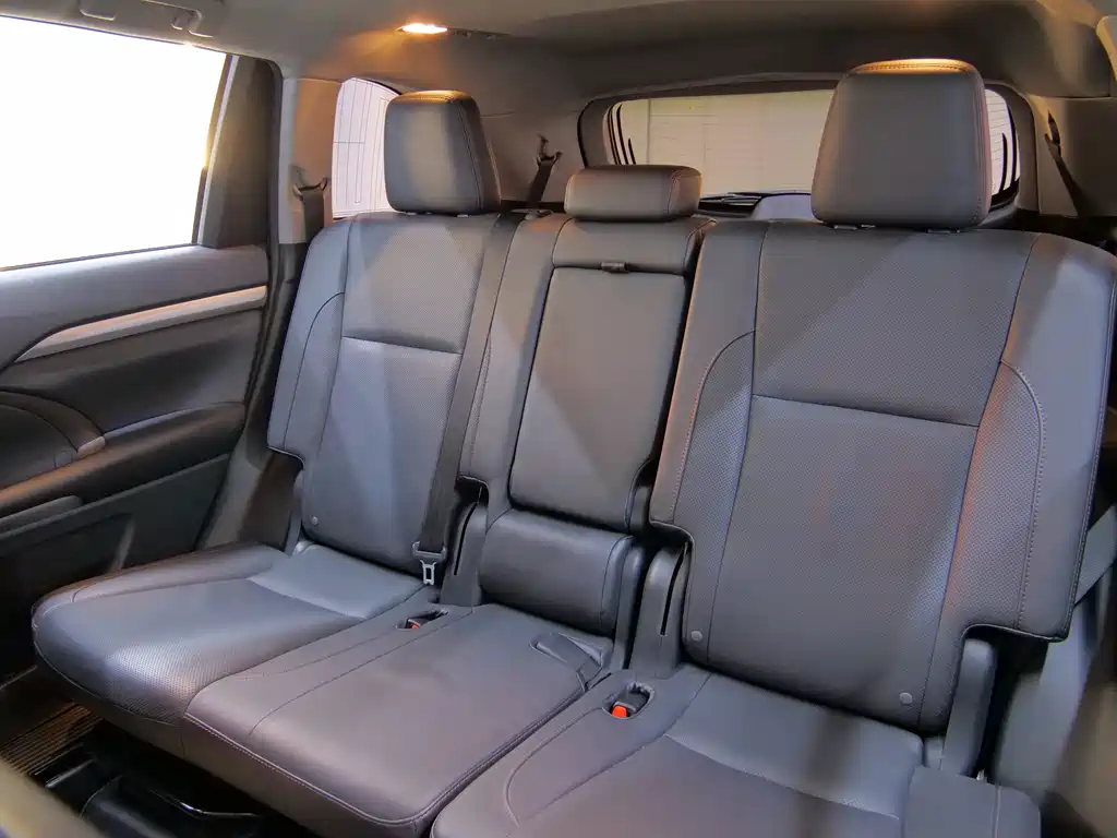 Toyota Highlander — миниатюра 10