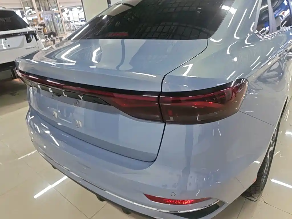 Geely Emgrand — миниатюра 8