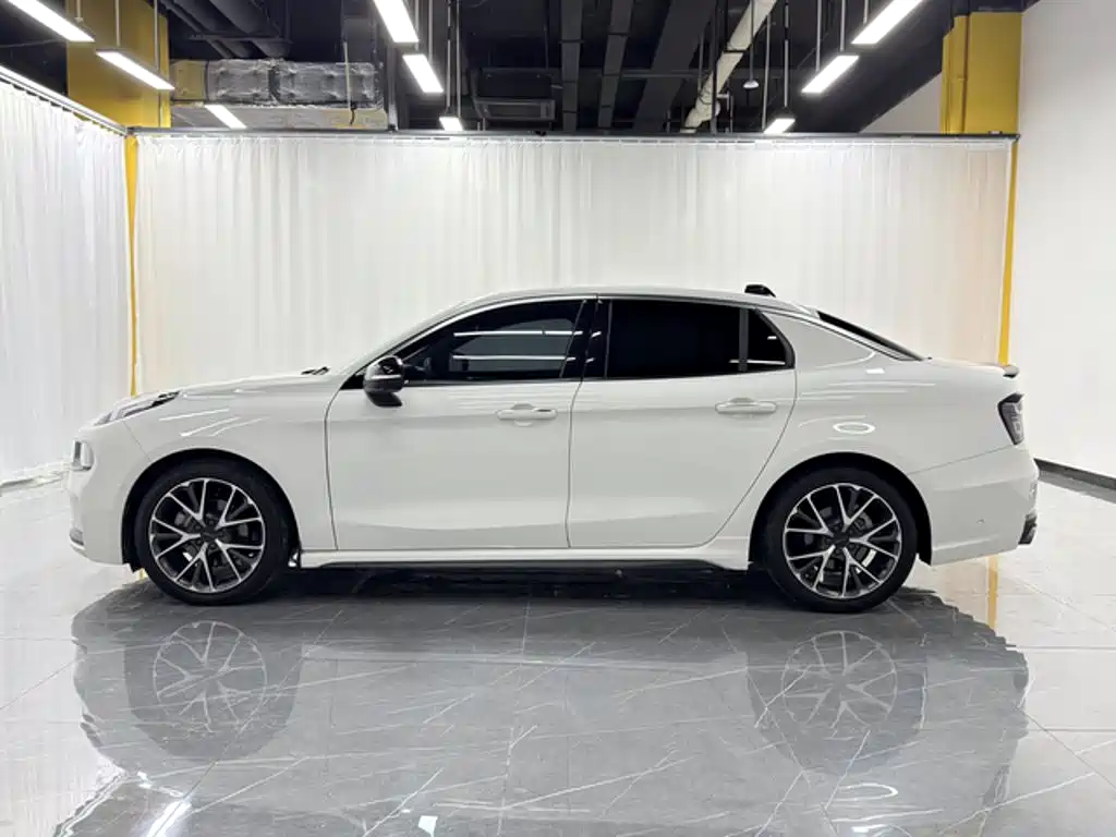 Lynk & Co 03 — миниатюра 3