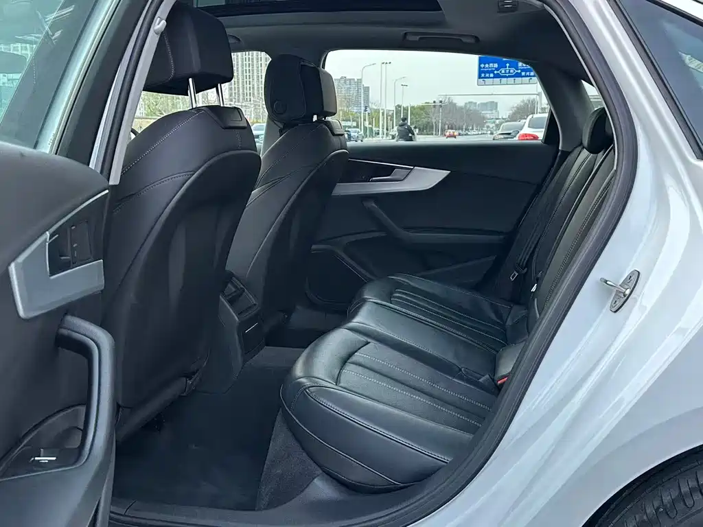 Audi A4L 2022 40 TFSI Fashion