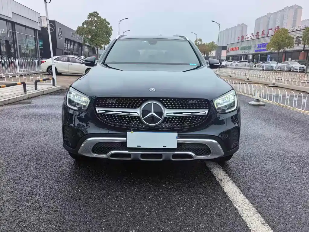 MERCEDES-BENZ GLC