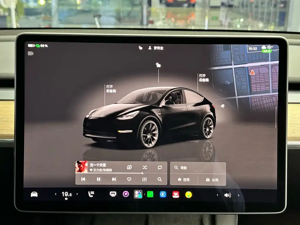 Tesla Model Y — миниатюра 17