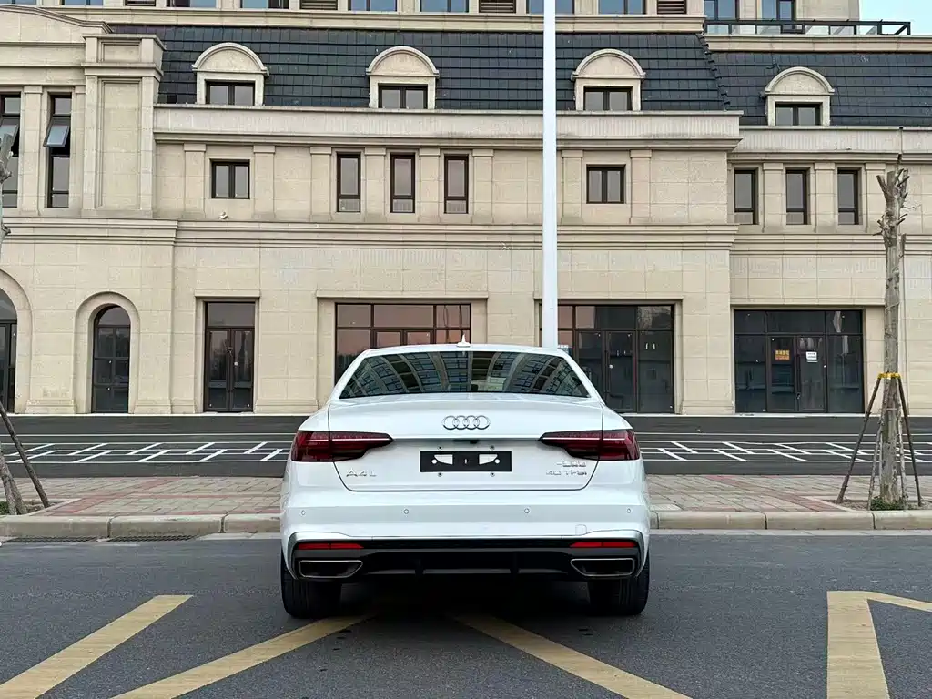 Audi A4L 2022 40 TFSI Fashion