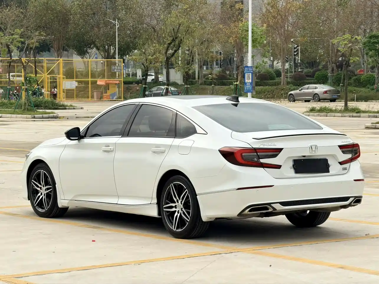 Honda Accord 2022 Белый из Китая, фото 3