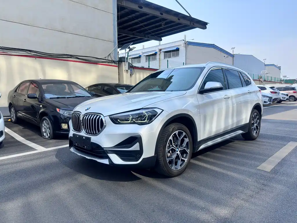 Купить BMW X1