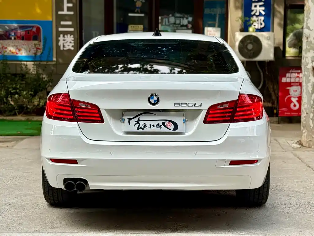 BMW 5 Series — миниатюра 6