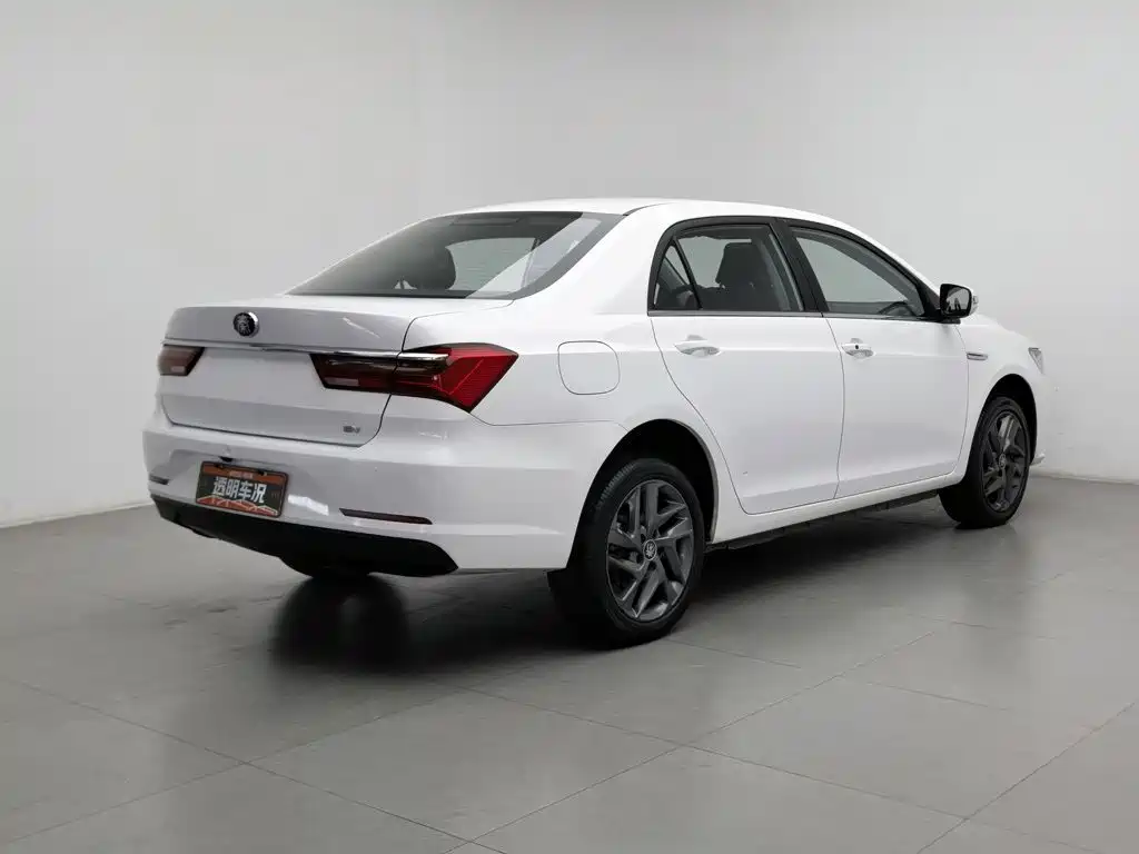 BYD Qin NEV — миниатюра 2