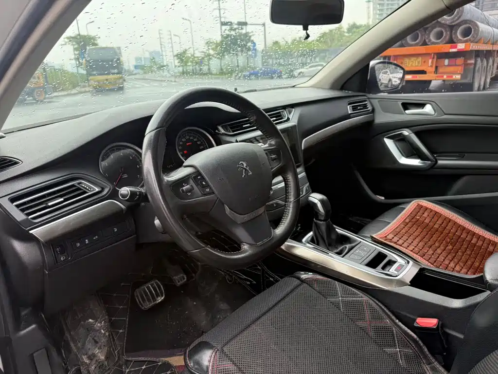 Peugeot 408 1.2T Auto Luxury Edition, фото 8