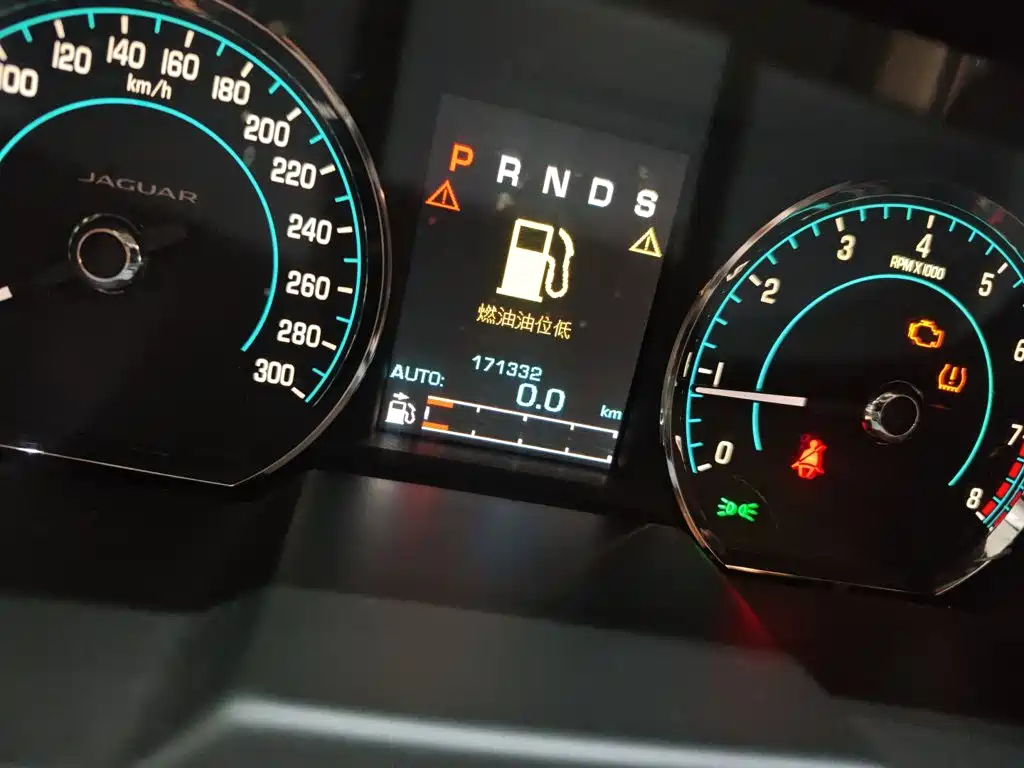 Jaguar XF — миниатюра 13