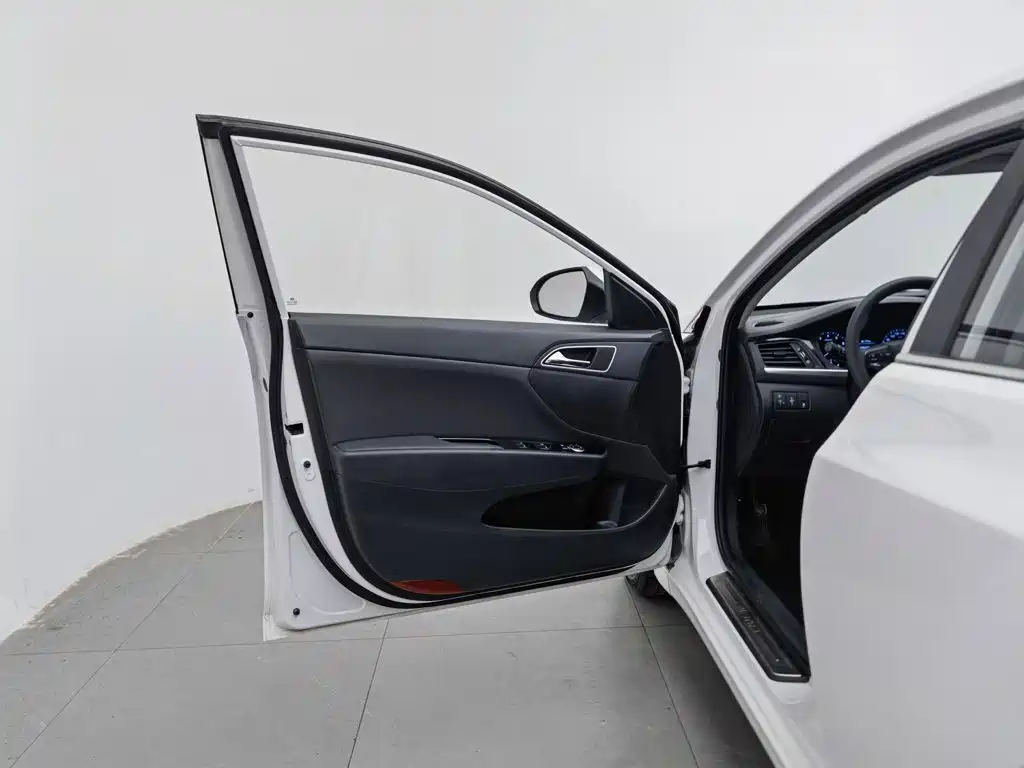 Hyundai Mistra — миниатюра 8