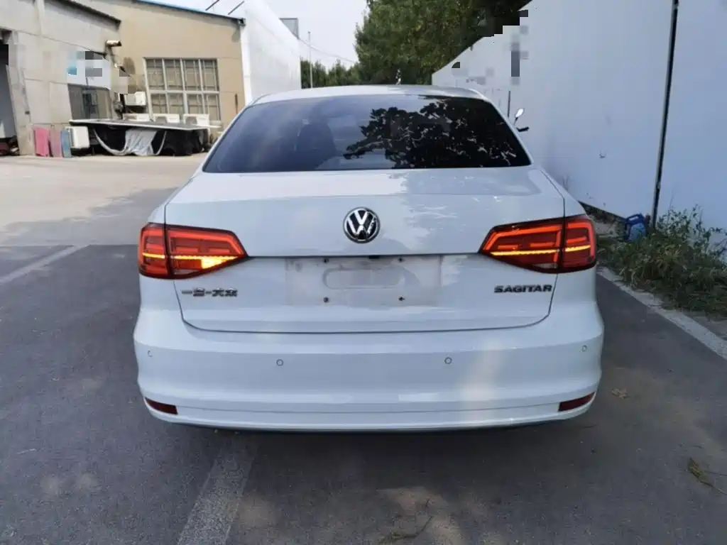 Volkswagen Sagitar — миниатюра 6