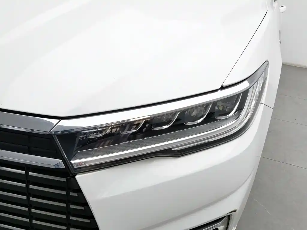 BYD Qin NEV — миниатюра 7