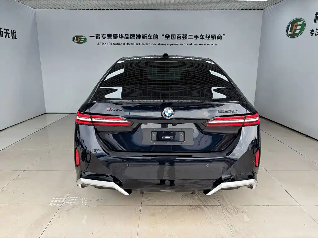 BMW 5 Series — миниатюра 6