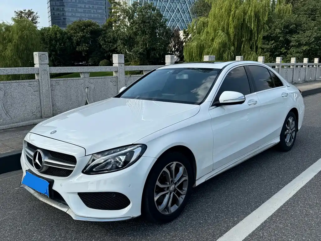 Mercedes-Benz C-Class — миниатюра 2