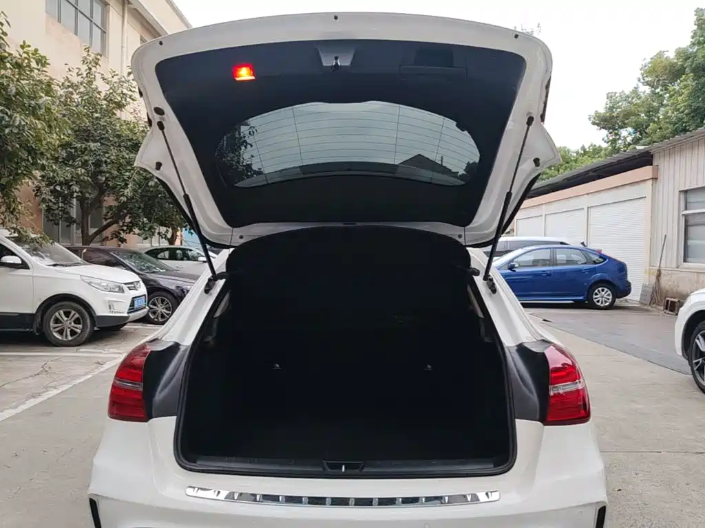 Mercedes-Benz GLA — миниатюра 19