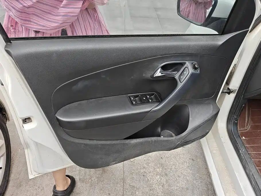 Volkswagen Polo — миниатюра 7