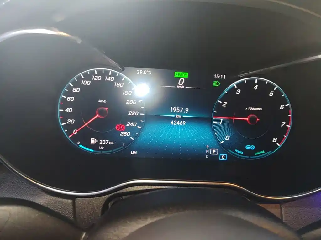 Mercedes-Benz C-Class — миниатюра 12