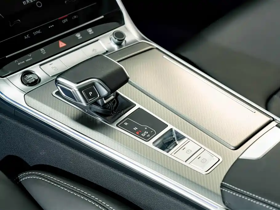 Audi A6L — миниатюра 12
