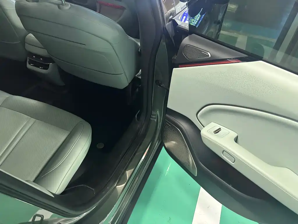 ZEEKR EXTREME KRYPTON 007