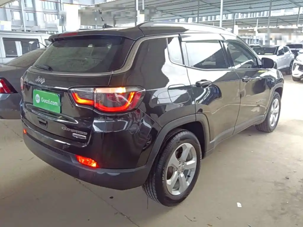 Jeep Compass — миниатюра 7