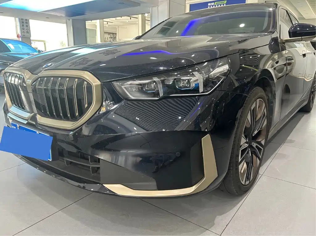 BMW 5 Series — миниатюра 2