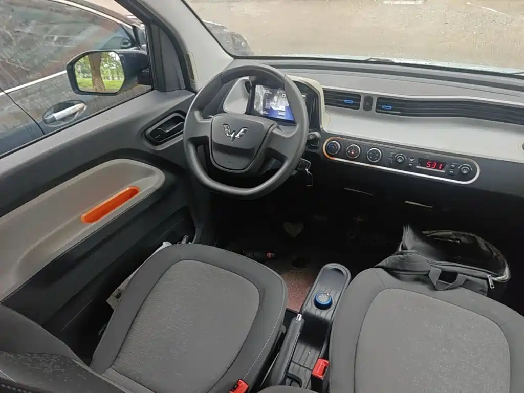 Wuling MINIEV — миниатюра 11