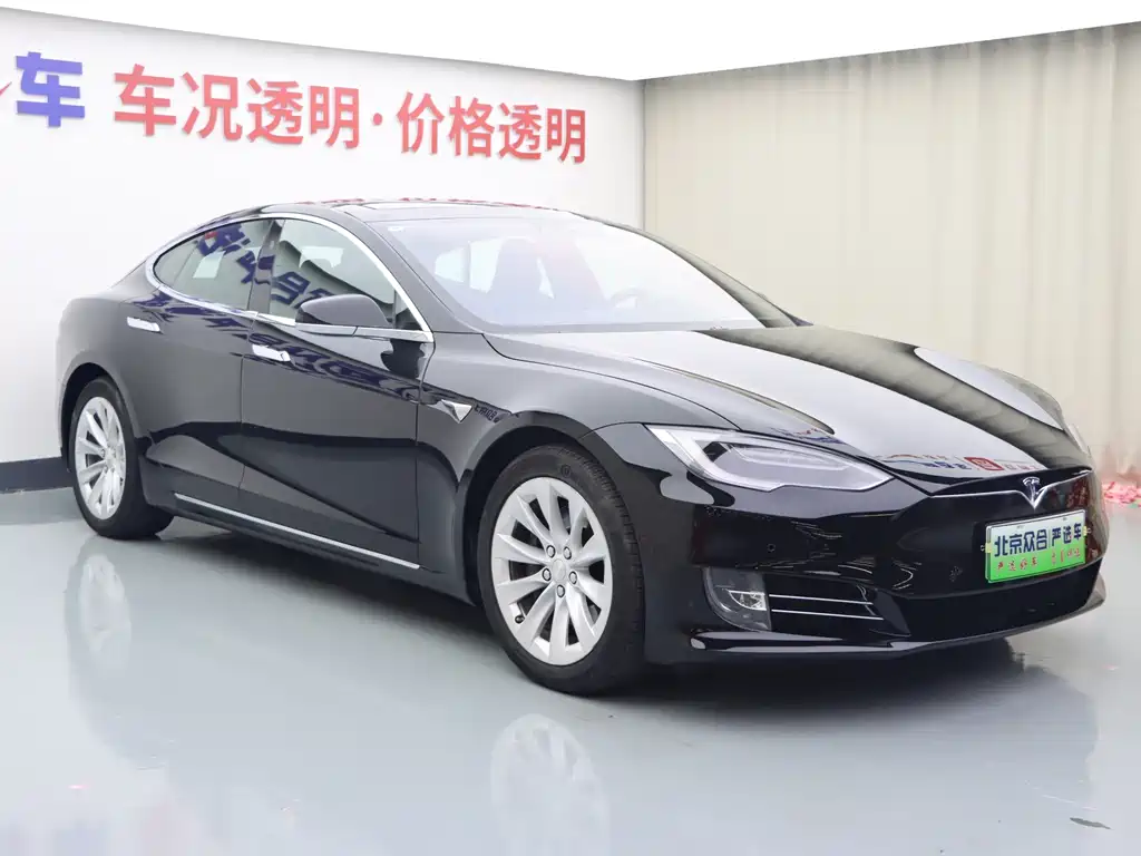 Tesla Model S — миниатюра 2