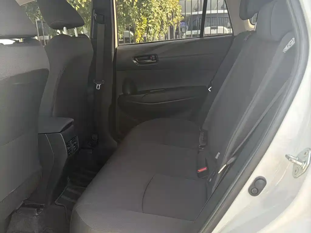Toyota Corolla Cross — миниатюра 9