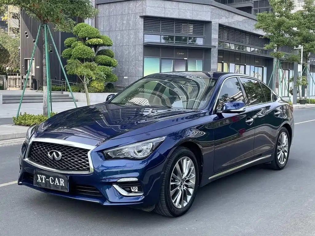 Infiniti Q50L